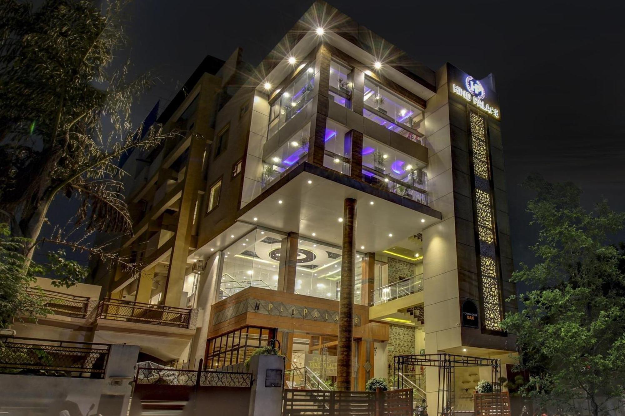 Townhouse Oak Hind Palace Near Gomti Riverfront Park Hotel Lucknow Bagian luar foto